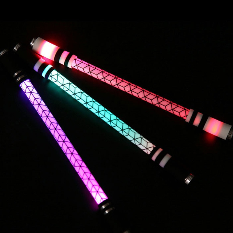 [CH *] Bút Quay Đồ Chơi Bằng Ngón Tay Phát Sáng Trong Bóng Tối Chống Căng Thẳng Không Lõi Quà Tặng