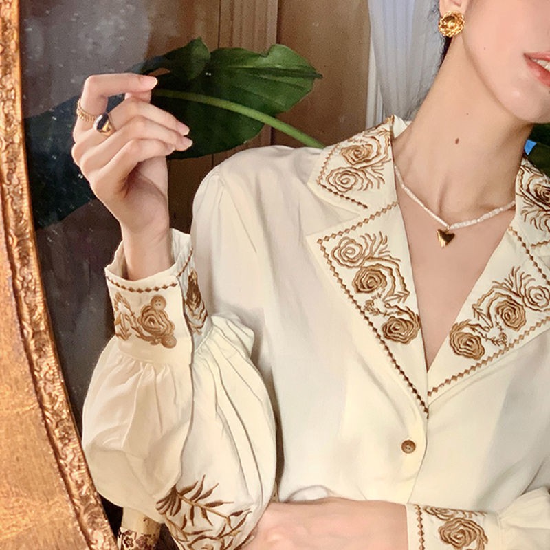 [ẢNH THẬT] Áo Cotton tiểu thư thêu Hong Kong Style xẻ cổ chữ V tay bồng cổ điển Vintage sang chảnh đài các thời thư