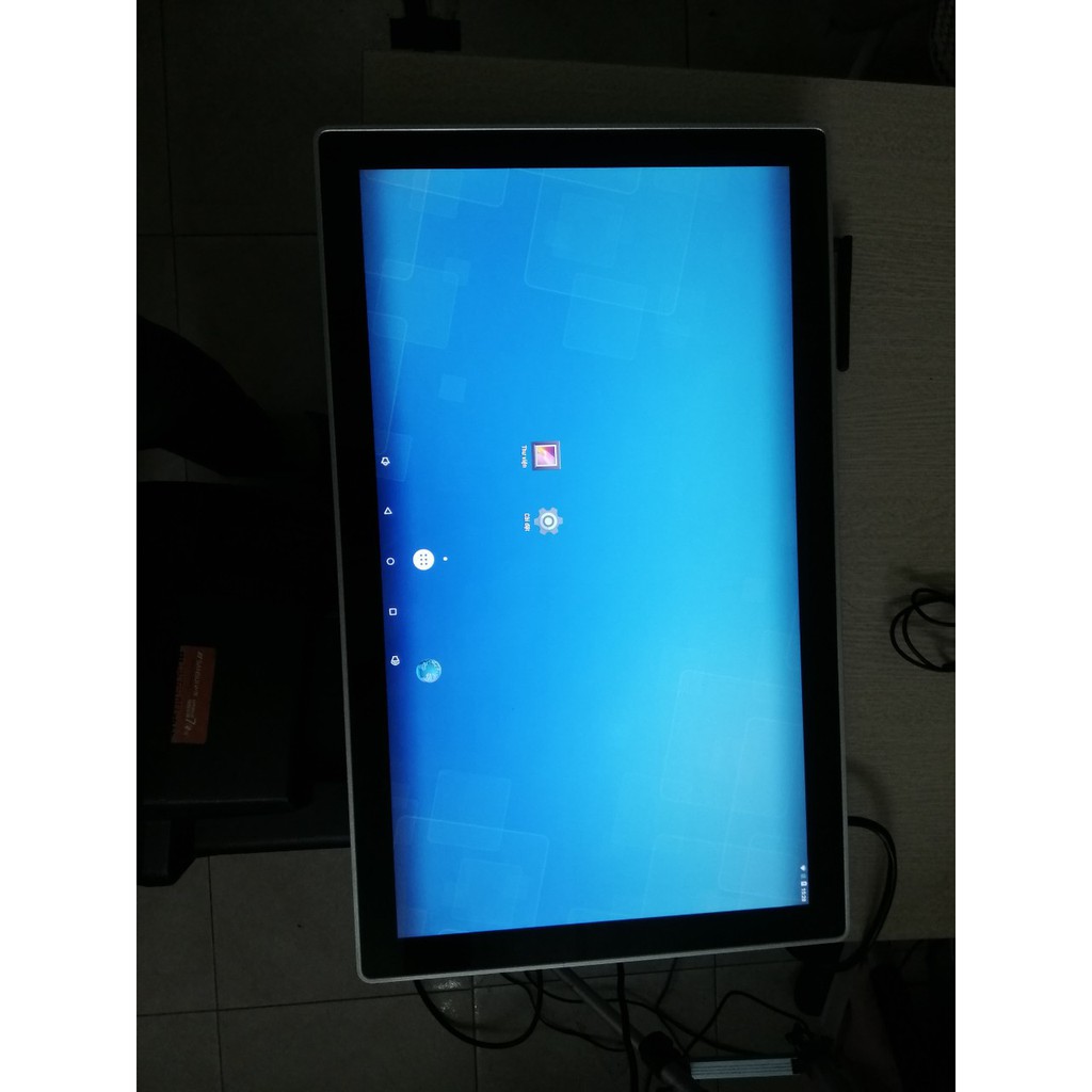 màn hình quảng cáo treo tường 21 inch