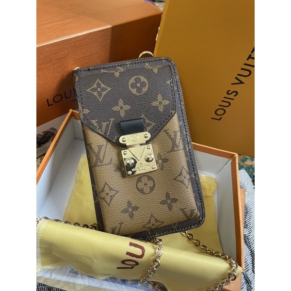 Túi xách điện thoại di động LV CHAIN 2022