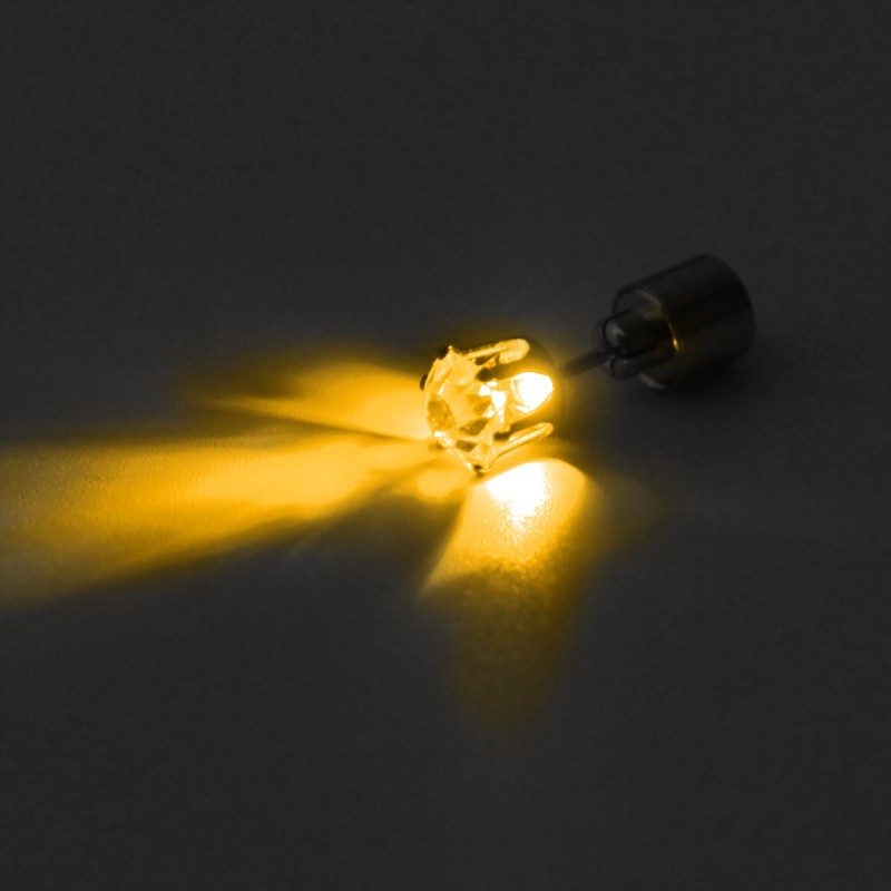 1 Khuyên tai đính đá có đèn LED độc đáo cá tính