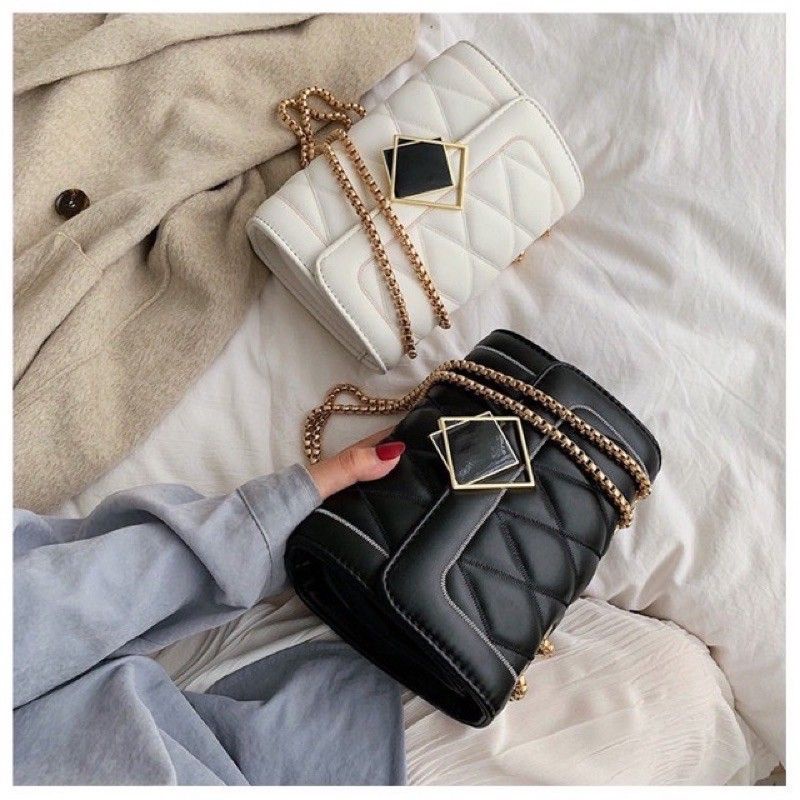 Túi xách nữ, túi đeo chéo da mềm mặt khóa gương