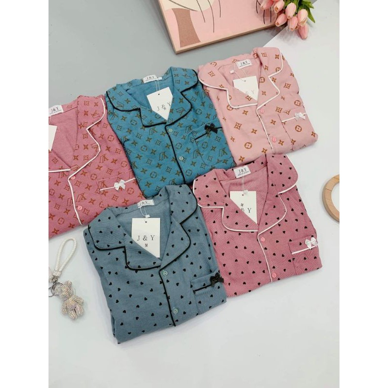 Set bộ quần áo ngủ dài tay nhung họa tiết MH