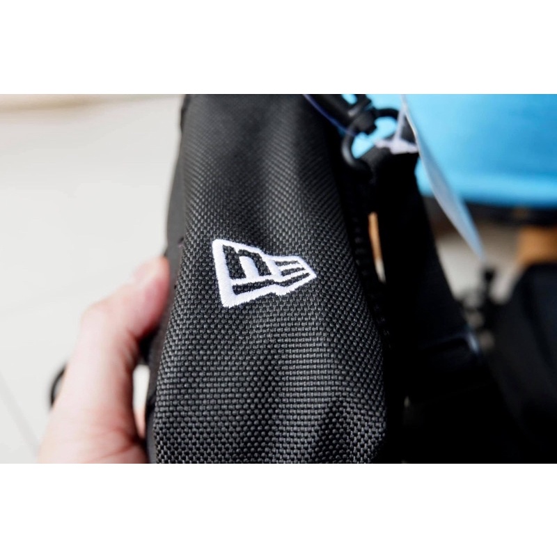 TÚI ĐEO CHÉO NEW ERA SHOULDER POUCH BAG - TÚI ĐEO VAI - UNISEX NAM NỮ
