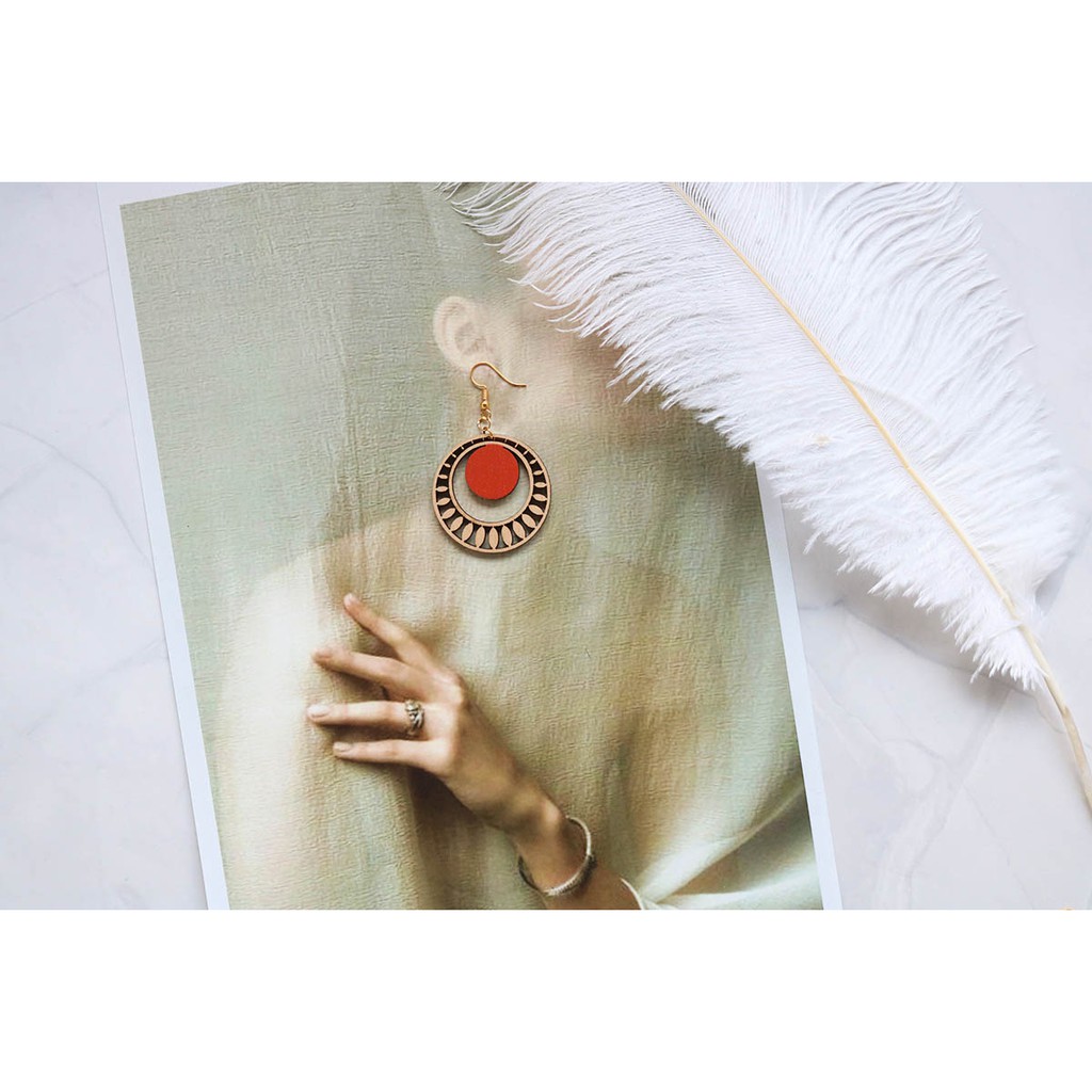 Khuyên tai gỗ họa tiết vintage