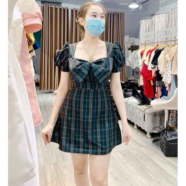 Váy kẻ xanh dáng A