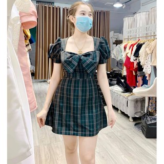 Váy kẻ xanh dáng A