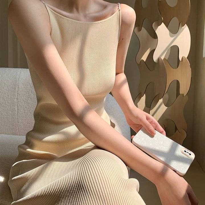 Đầm dệt kim hai dây dáng dài đính ngọc trai thời trang thu đông Pháp  cho nữ