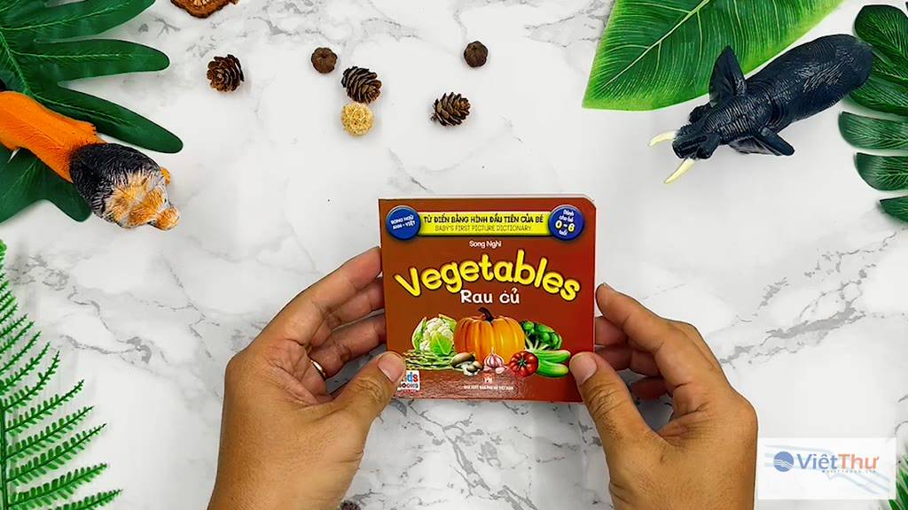 Sách - Baby'S First Picture Dictionary - Từ Điển Bằng Hình Đầu Tiên Của Bé - Rau Củ - Vegetable (Bìa Cứng) | BigBuy360 - bigbuy360.vn