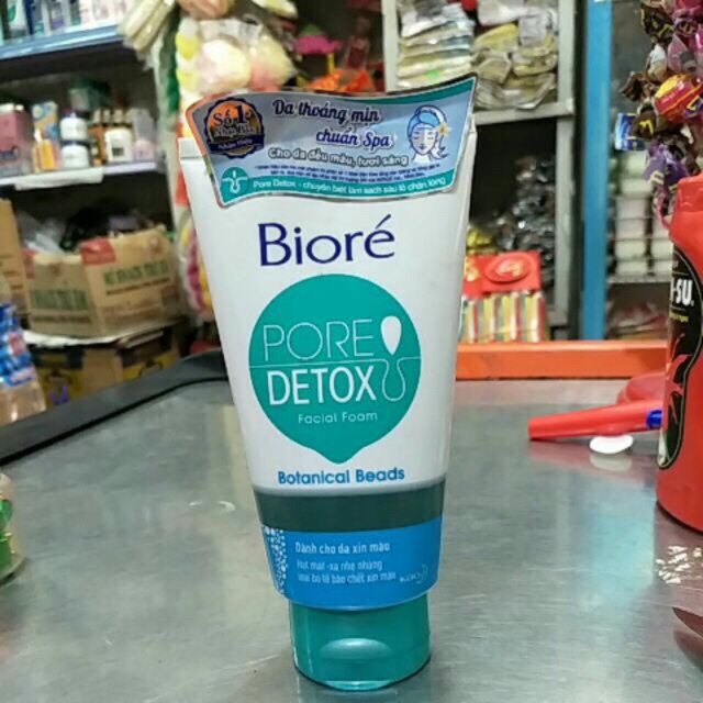 Sữa rửa mặt Detox Biore