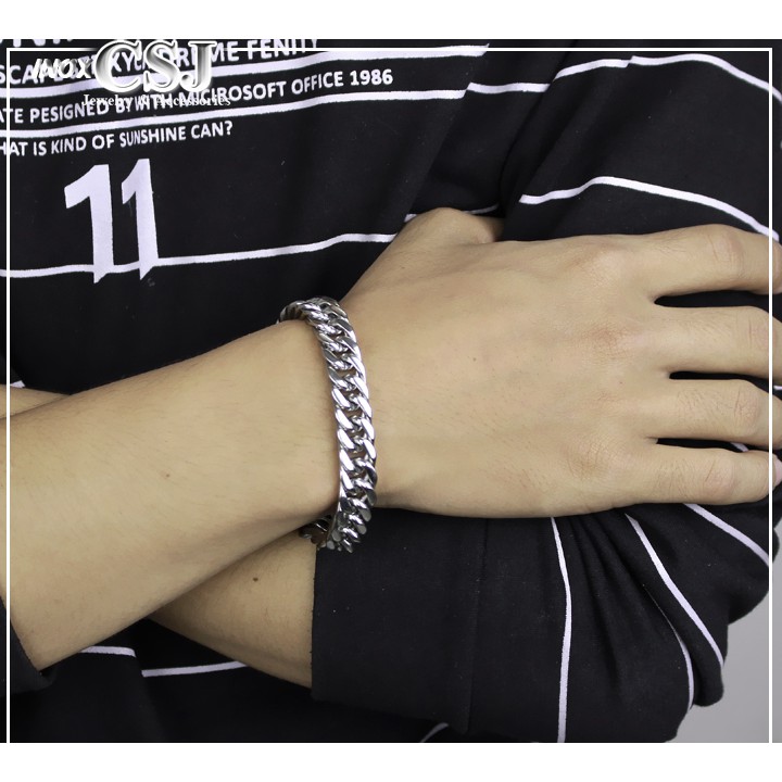 LẮC TAY INOX NAM KIỂU LẶC ĐÔI VUÔNG CẠNH ĐẸP KHÔNG ĐEN