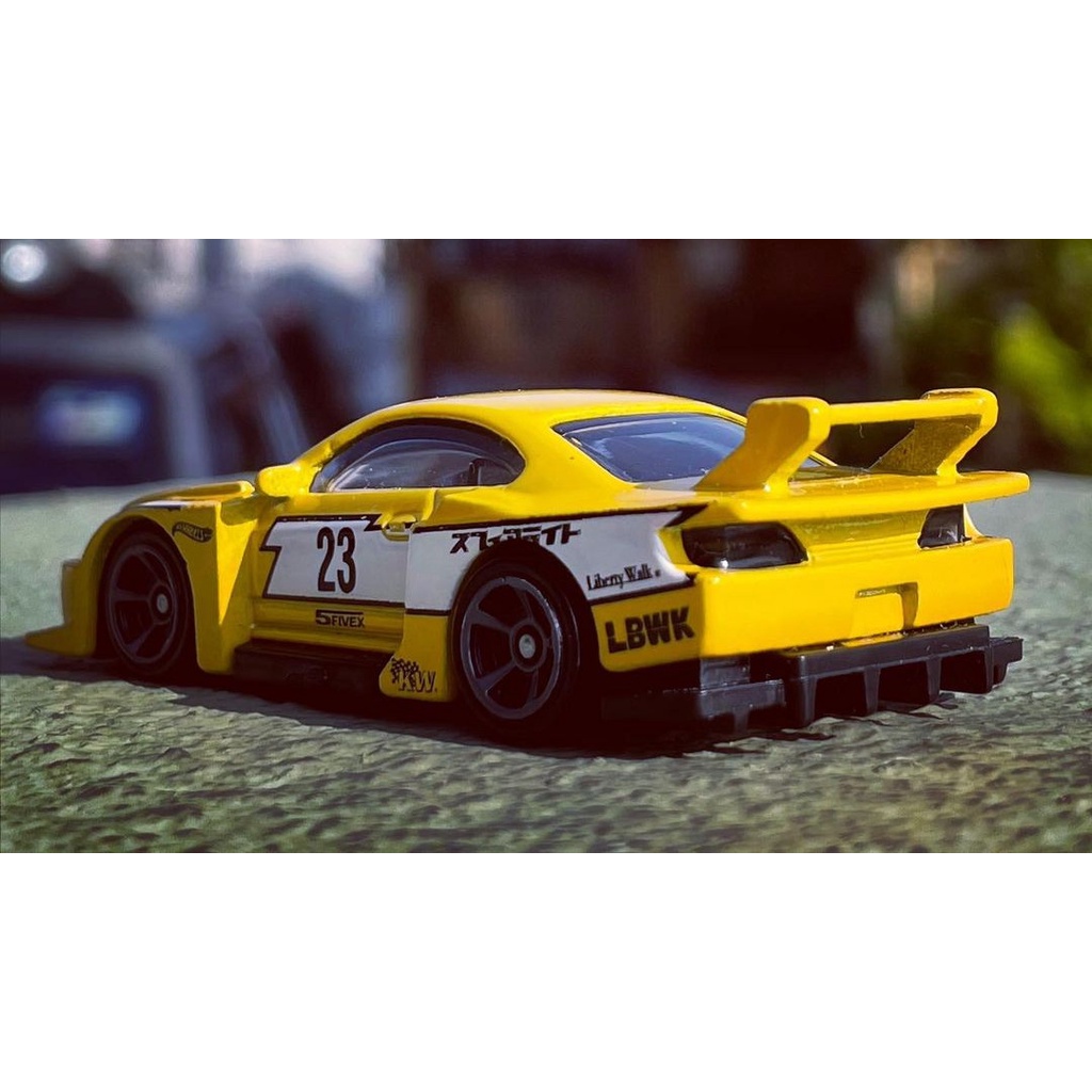 Xe mô hình Hot Wheels 1/64 LB Super Silhouette Nissan Silvia