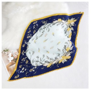 Khăn lụa vuông dập li dễ thương