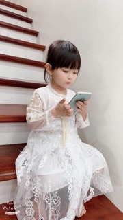 Váy ren trắng tiểu thư cho bé