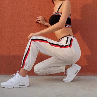 Quần jogger viền đỏ đen