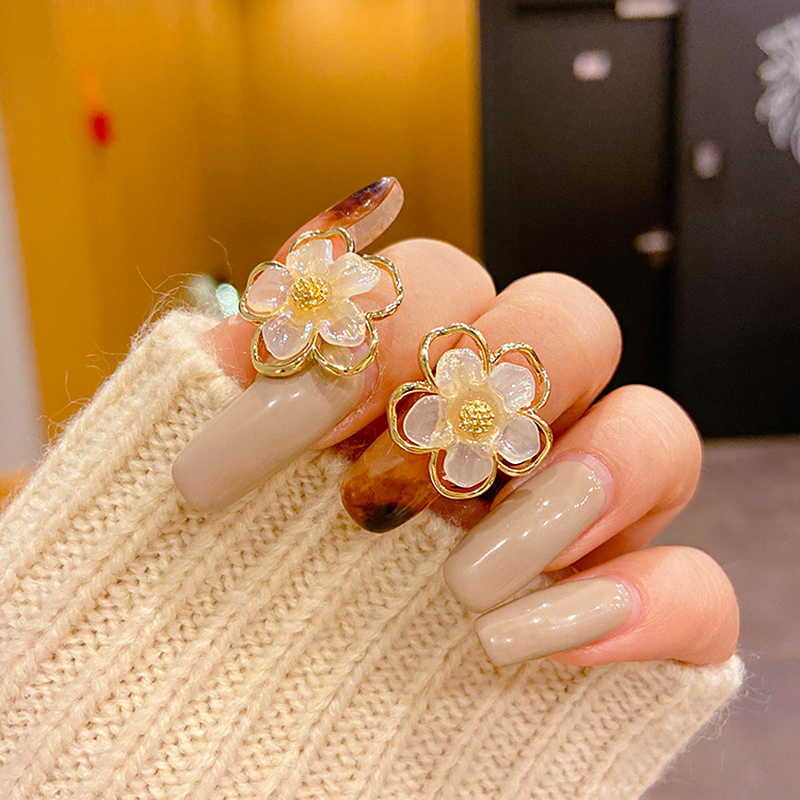 Khuyên Tai Bạc Hình Bông Hoa Nhỏ Xinh Xắn
