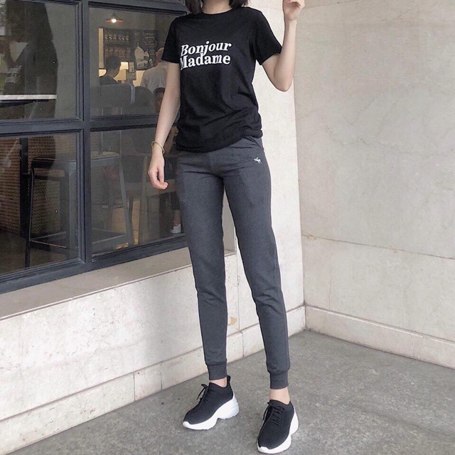 Quần jogger Abercrombie thêu nai