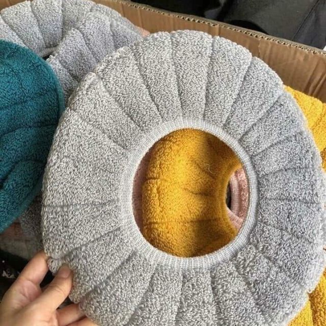 Lót nỉ bồn cầu bo chun (mẫu mới)