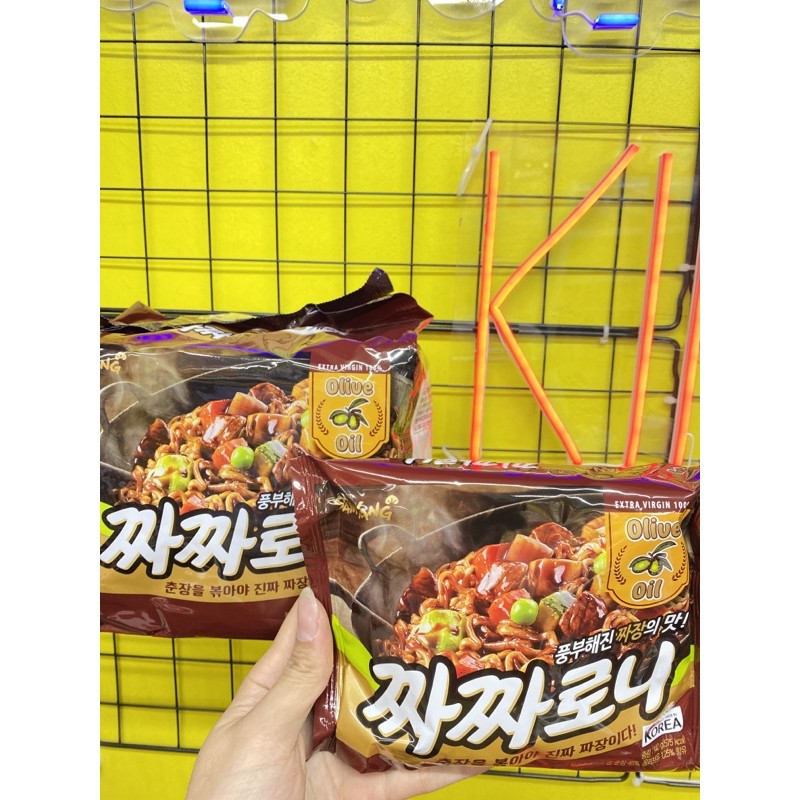 Mì trộn tương tàu dầu olive Samyang gói 140g