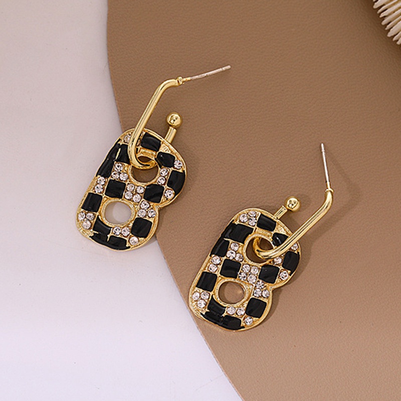 Khuyên Tai Hình Chữ Cái Sọc Caro Trắng Đen Thời Trang Cổ Điển Hàn Quốc Dành Cho Bạn Nữ