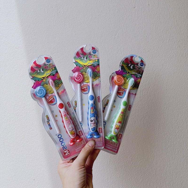 Sét bàn chải đánh răng và bàn chải đánh lưỡi cho bé