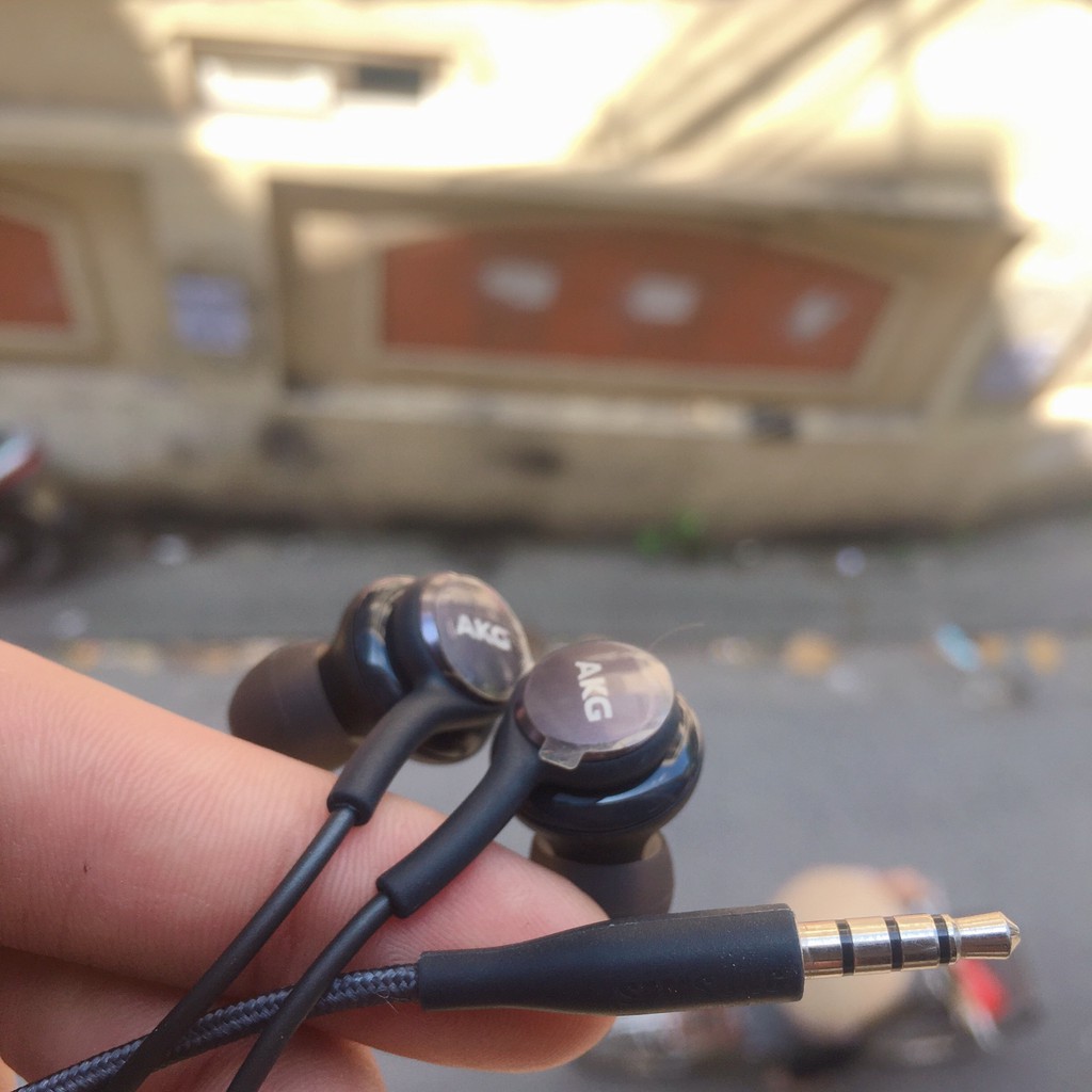 Tai nghe Akg s8,s8plus,s9,s9plus,note8,note9 chính hãng tặng kèm túi đựng