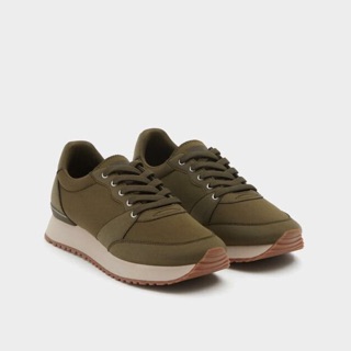 Giày sneaker rêu