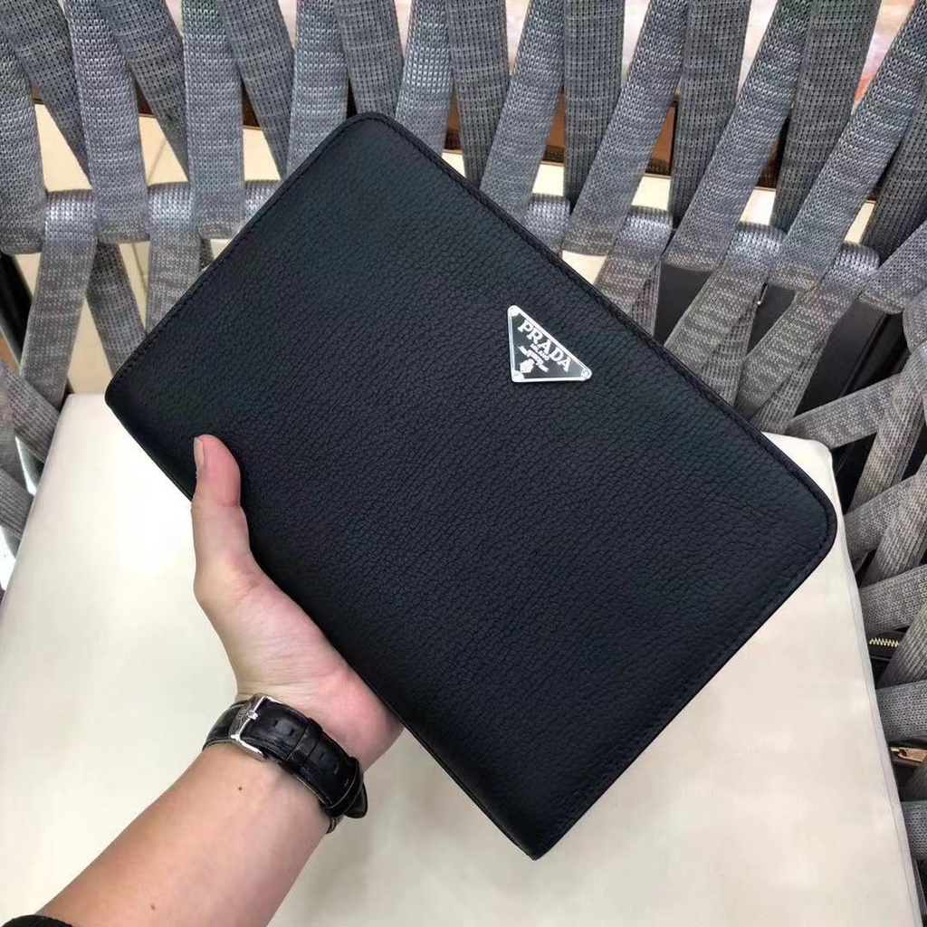 Clutch Cầm Tay Nam Khóa Số Cao Cấp Prada VPR04