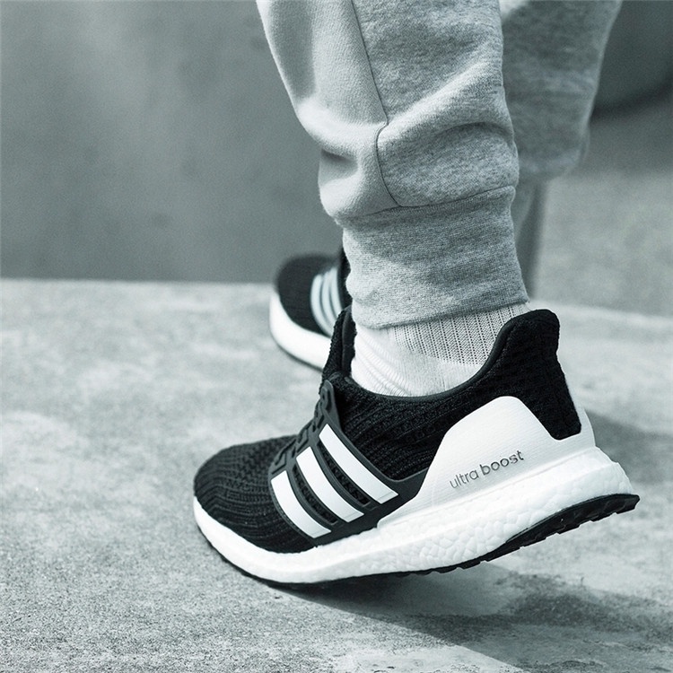 Giày Thể Thao Adidas Ultra Boost UB 3.0 4.0 BB6168 Màu Trắng Đen Phong Cách samurai