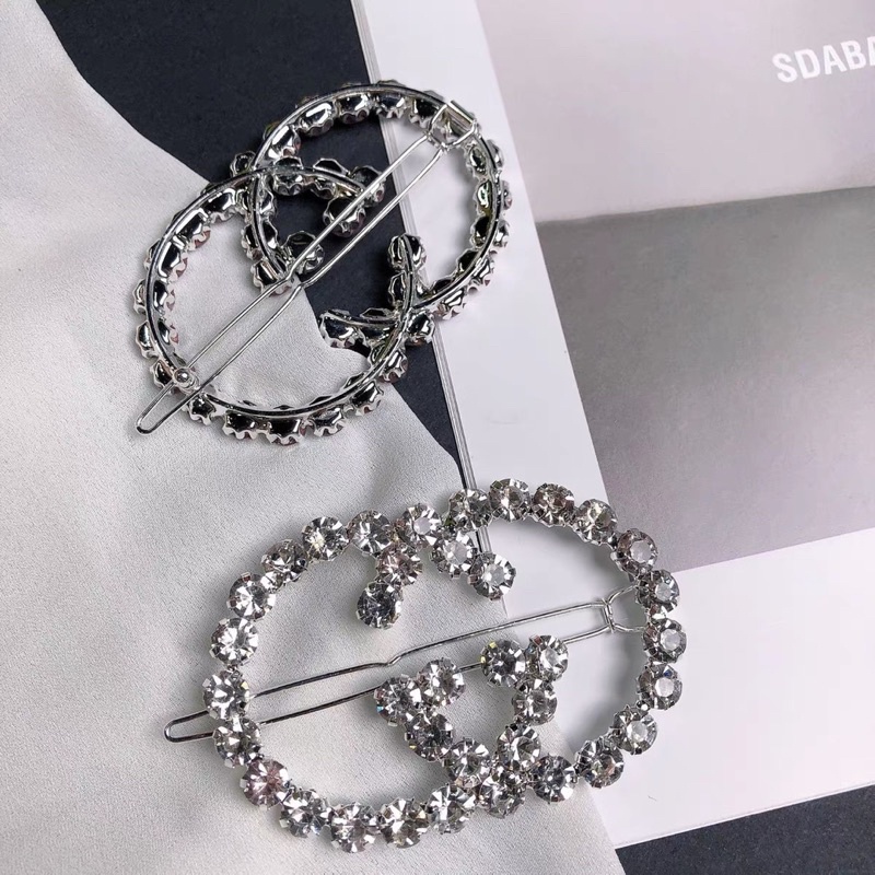 Kẹp mái gucii đính đá siêu sang chảnh