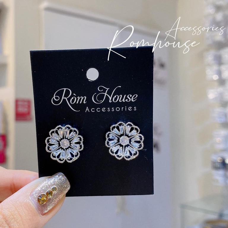 Bông Tai Nữ Cá Tính Đính Đá Cao Cấp Mang Phong Cách Hàn Quốc  - MS31511