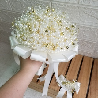 BÓ HOA CƯỚI CÔ DÂU CẦM TAY HẠT TRAI HẠT CHÂU TRẮNG KEM ĐIỂM HẠT CHÂU VÀNG ĐỒNG SANG TRỌNG