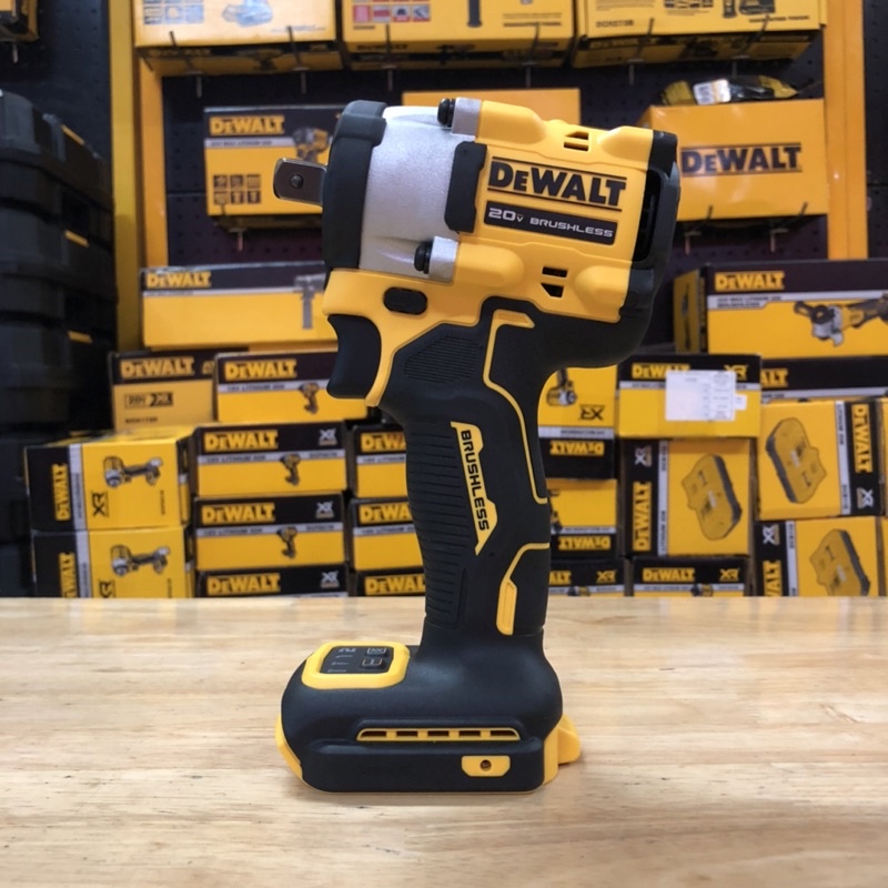 Máy siết bulong Dewalt DCF 922