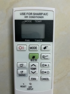 Điều khiển điều hoà Sharp Eco ( xanh lá)