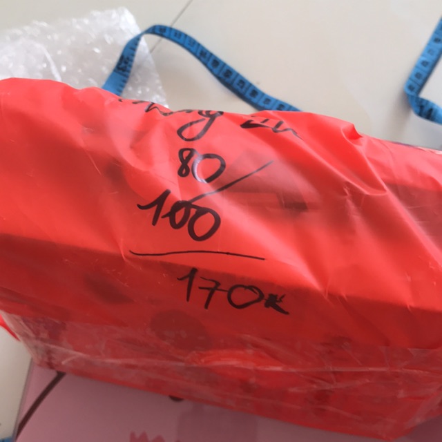 Hàng trả khách