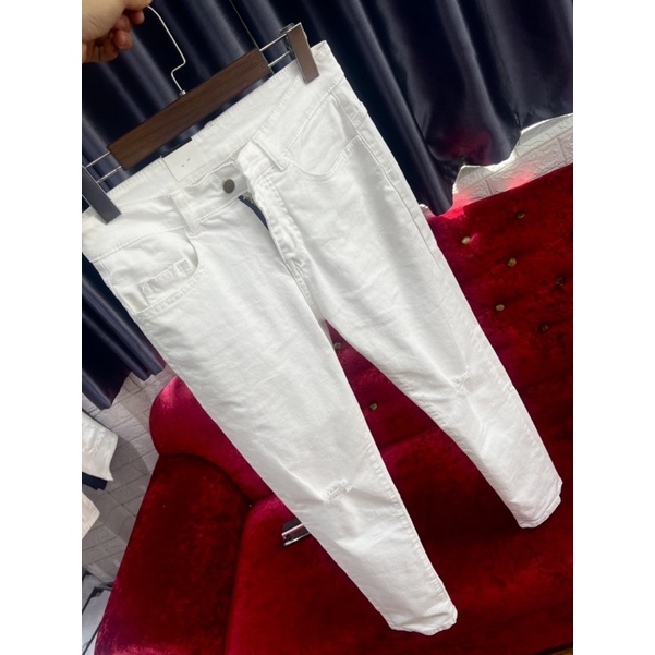 quần jean bò trắng rách gối hottrend