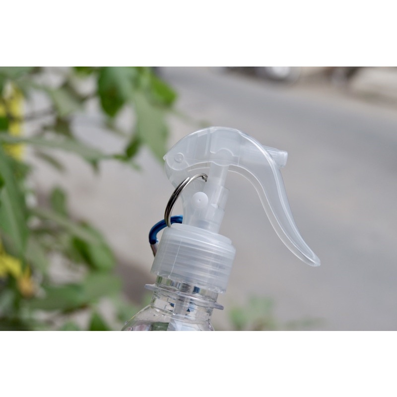 Bình Xịt Rửa Tay khử khuẩn Mini 100ml  Có Thể Tái Sử Dụng Kèm Móc Khóa  Trên đầu xịt có tích hợp khóa gài công