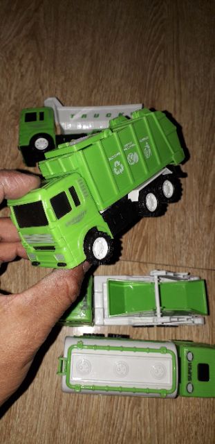 Sét 4 xe mô hình bằng nhựa xe vệ sinh chạy chớn rất đẹp