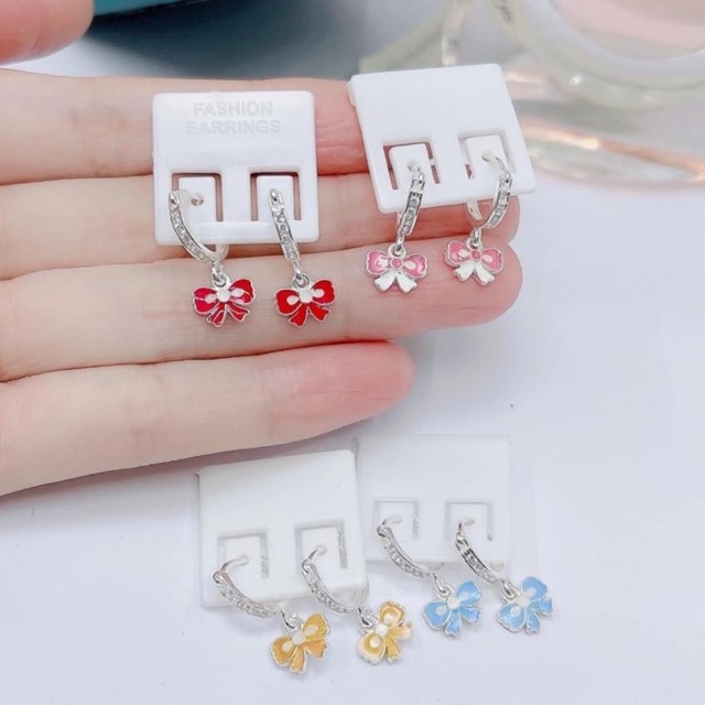 Bông tai Bạc cho bé Ngộ nghĩnh đáng yêu. Mẫu mã xinh xắn chiếm trọn niềm yêu thích của bé Mainomi Shop Bạc Xinh