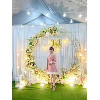 Set blazer kèm váy hồng sang chảnh