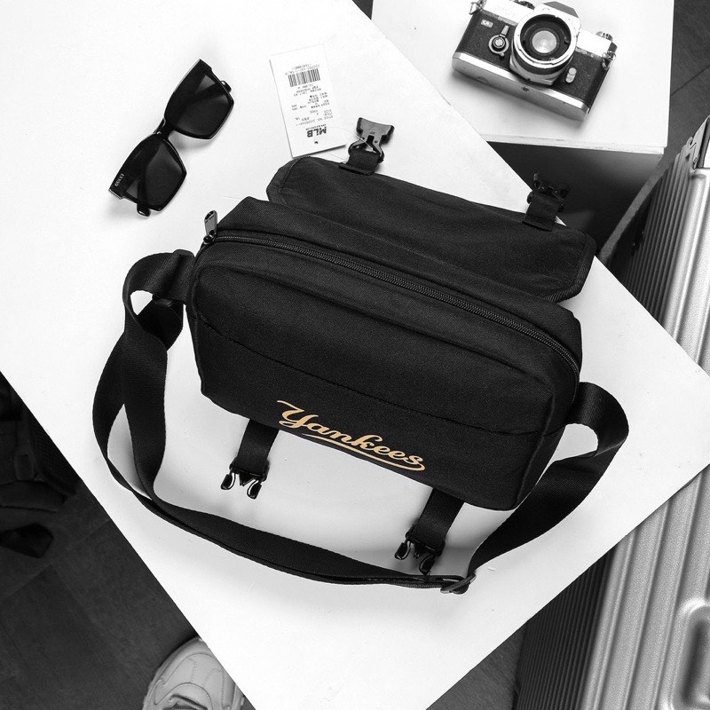 TÚI ĐEO CHÉO MLB   YANKEE   MEN BLACK/GOLD LOGO KIM LOẠI CAO CẤP
