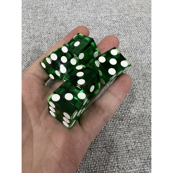 Set xí ngầu dice 19mm trong suốt siêu đẹp được sử dụng ở các casino poker , vuông cạnh nhọn , chơi Dice Stacking siêu dễ