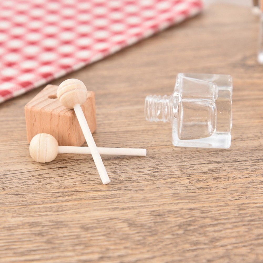 Hộp Đựng Tinh Dầu / Nước Hoa Kẹp Lỗ Thông Gió Xe Hơi