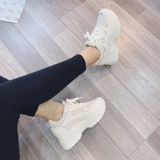 Giày sneaker độn đế 6 cm trắng