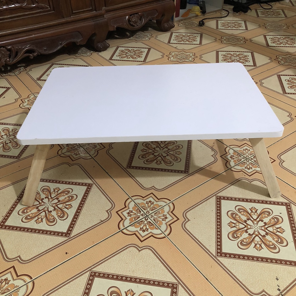 Bàn gấp gọn thông minh, bàn học sinh chân gỗ màu trắng  kích thước 40 x 60 cm