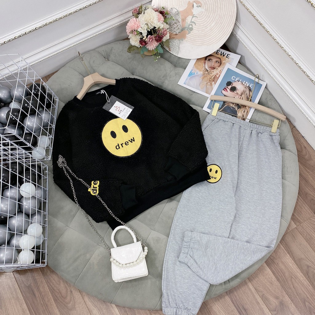 Set áo lông Drew mix quần bom  vải lông cừu dày dặn, hình thêu cute