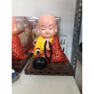 Tượng Chú Tiểu Gõ Mõ Tụng Kinh May Mắn