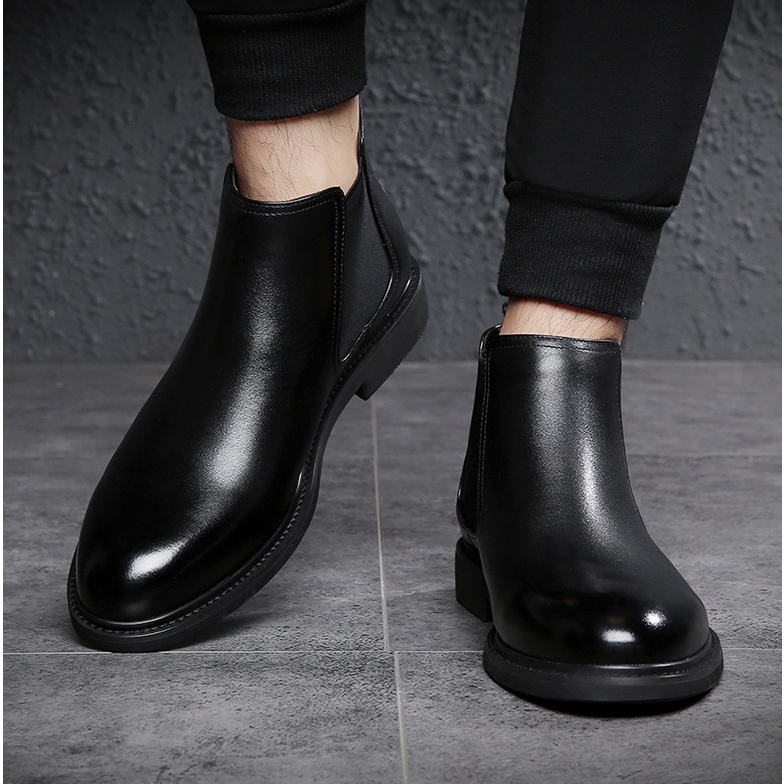 [TẶNG TẤT CAO CỔ] Giày Chelsea Boots Mũi Tròn da cao cấp, Giày Chelsea Boots đen classic dễ phối đồ, size 38-44 | BigBuy360 - bigbuy360.vn