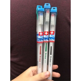 Bàn chải đánh răng Trisa Fresh Thuỵ Sĩ