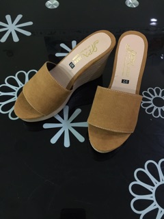 Dép xuồng 9 phân quai bản ngang da lộn